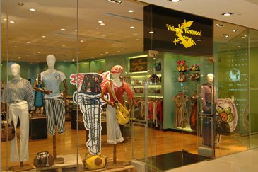 Vivienne Westwood Anglomania on sale@新城市廣場(至11年7月10日)圖片1