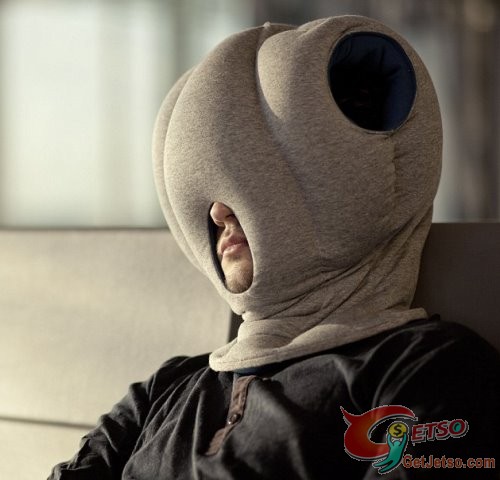 超貼心發明!戴上「鴕鳥枕頭」 隨時隨地皆可睡圖片2