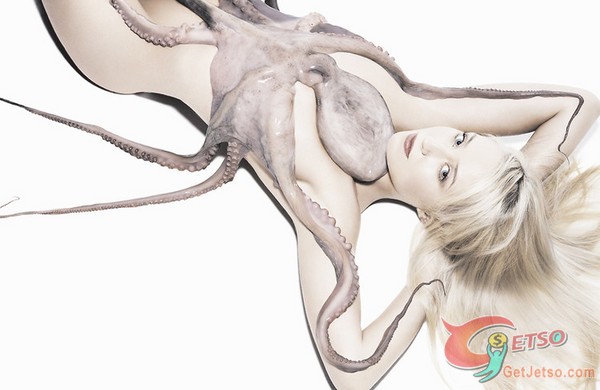 名人裸體愛魚行動 章魚觸手吸住女模胸部圖片2
