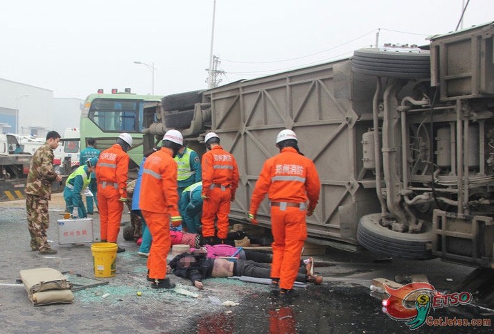 富士康廠巴翻側,七死員工壓車底爆腦圖片1