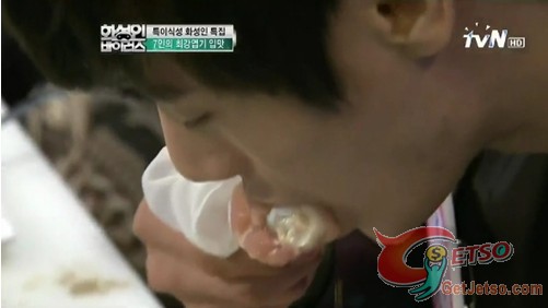 「怪食客」啃蟹殼、吃生肉圖片2