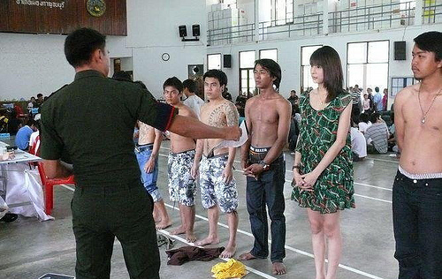 這種當兵狀況只有在泰國才會出現圖片1