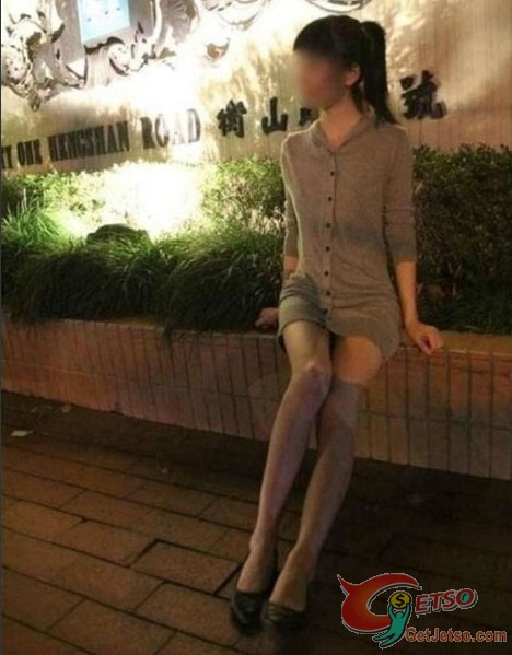 滬女鬧市瘋狂裸拍，挑戰警方圖片2