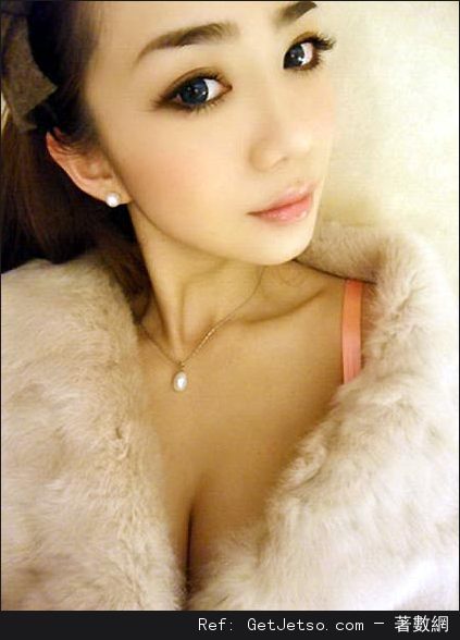 安小蕎巨乳正妹在家擠溝性感自拍照片圖片6
