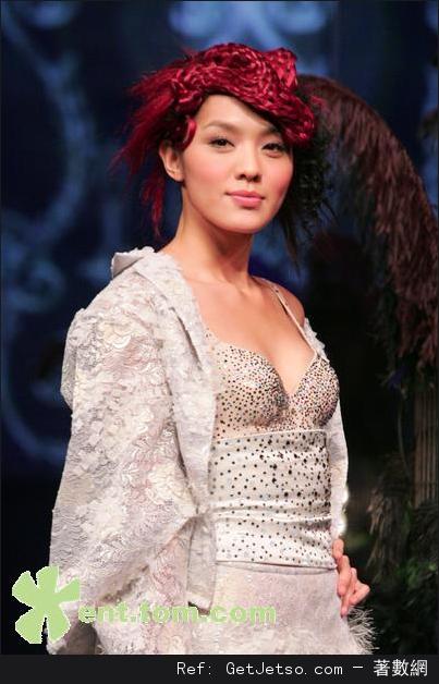 官恩娜性感寫真集照片13