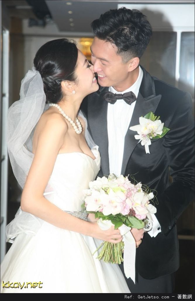 陳自瑤低胸結婚照片圖片2