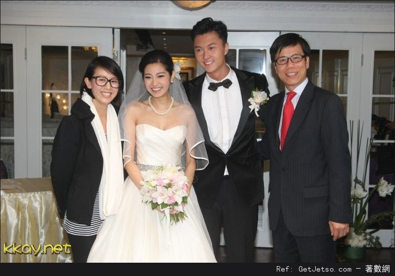 陳自瑤低胸結婚照片圖片3