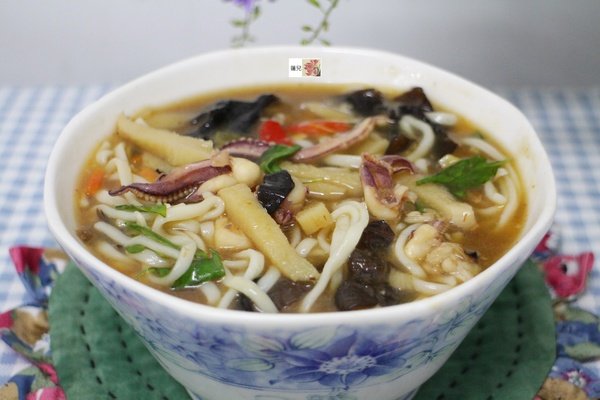 沙茶炸醬海鮮麵只需三步驟的食譜和做法圖片3