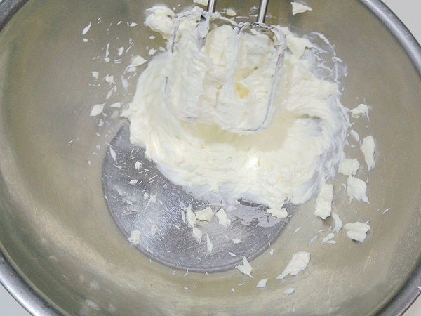 免烤,白色戀人乳酪蛋糕的食譜和做法圖片3