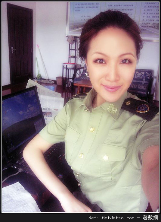 超美的女公安自拍照片2