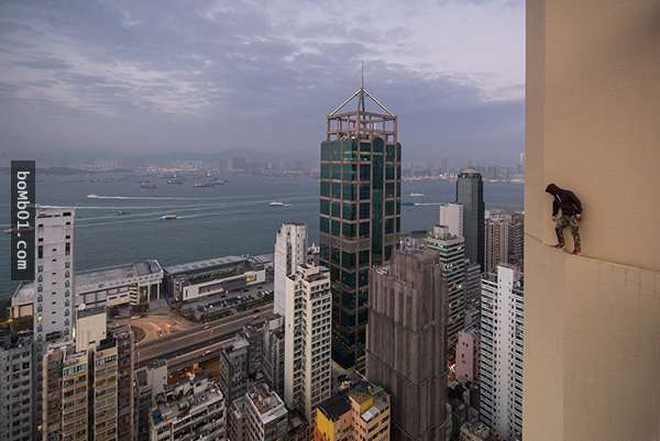 兩年青人在沒有使用任何安全措施的情況下，從香港的高樓大廈上拍的27張俯瞰照圖片11