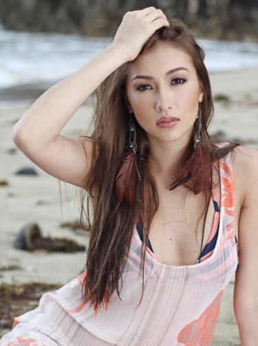 Solenn Heussaff低胸寫真照片圖片1