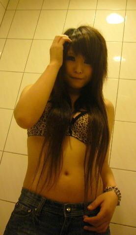 無名美女台妹自拍內衣照片圖片22