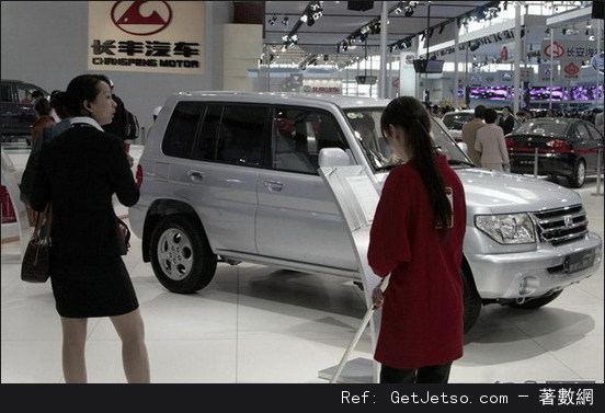 北京車展驚現靚女清潔工照片9