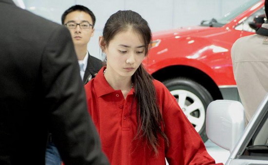 北京車展驚現靚女清潔工照片12