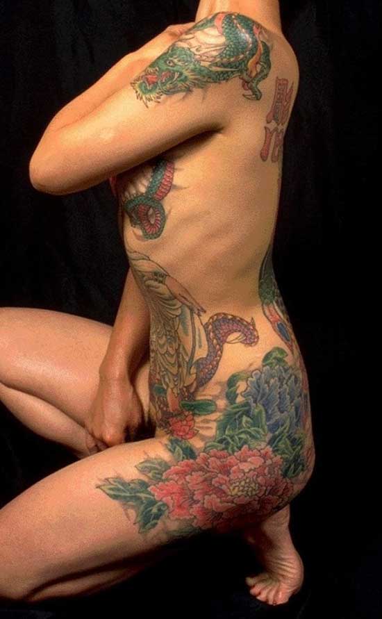 日本女黑社會裸紋身全過程，你絕對沒見過，太驚豔了(多圖)圖片11