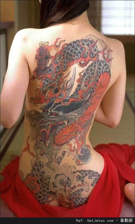 日本女黑社會裸紋身全過程，你絕對沒見過，太驚豔了(多圖)圖片9