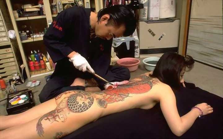 日本女黑社會裸紋身全過程，你絕對沒見過，太驚豔了(多圖)圖片5