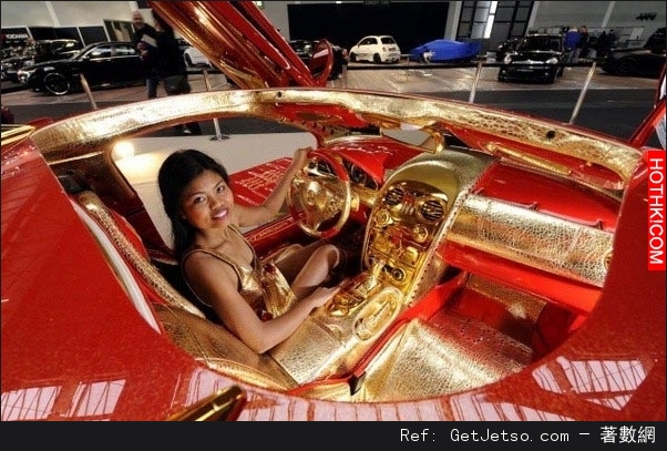 3億3千萬奢華黃金賓士賣不出,原因竟然是因為旁邊的車模圖片5