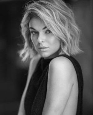 Serinda Swan性感寫真照片圖片9