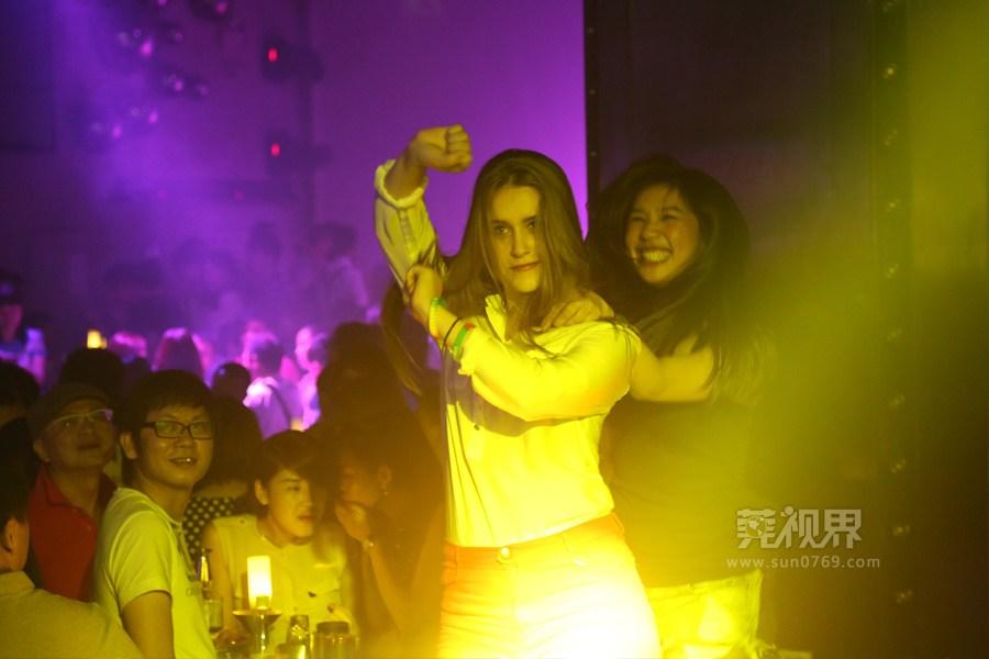 東莞酒吧火爆的夜生活圖片24
