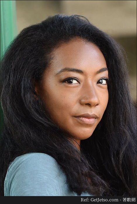 Betty Gabriel 性感寫真照片圖片1