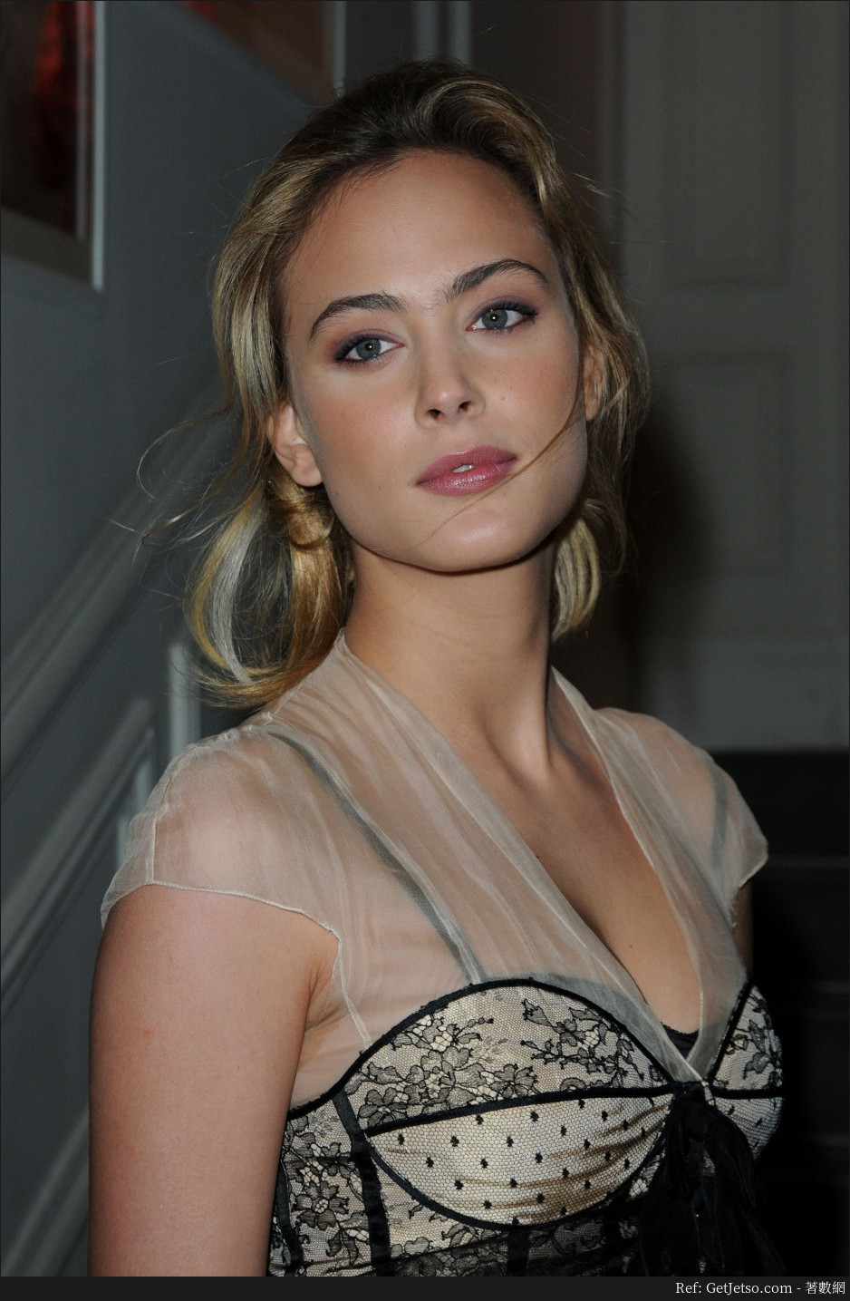 Nora Arnezeder性感寫真照片圖片12