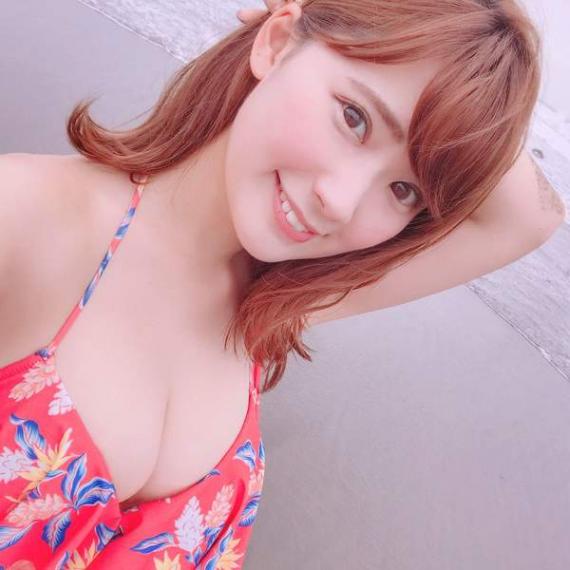 日本武藏大學校花伊藤奈月性感寫真照片圖片4