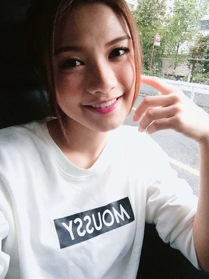 張沛樂Charlotte Cheung(沙律) 性感寫真照片圖片23